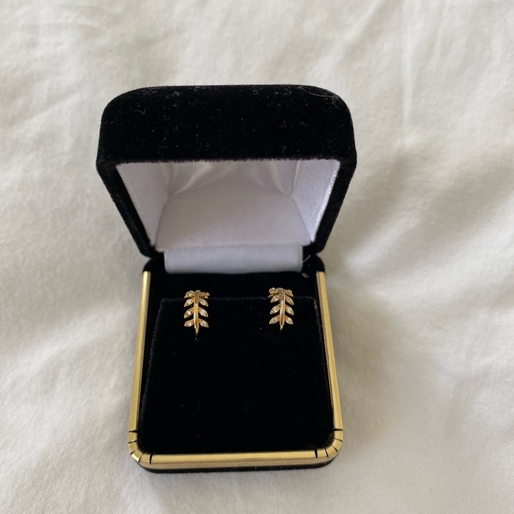 SOLD 🔥 14K Gold Plated Huggers